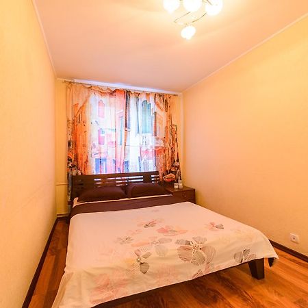 Apartment On Hryhoriia Chuprynky Kiew Exterior foto