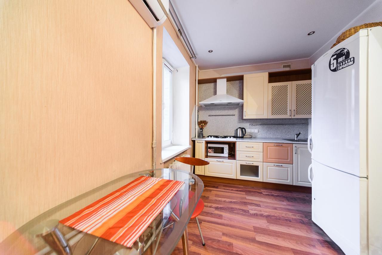 Apartment On Hryhoriia Chuprynky Kiew Exterior foto