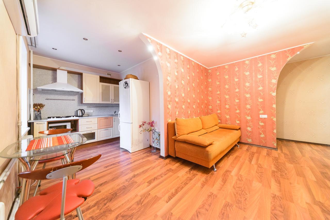 Apartment On Hryhoriia Chuprynky Kiew Exterior foto