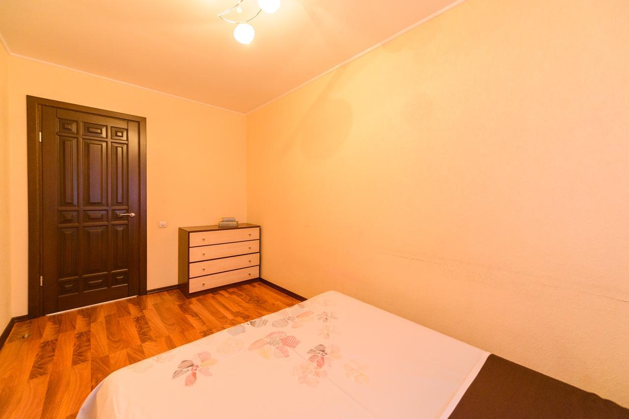 Apartment On Hryhoriia Chuprynky Kiew Exterior foto