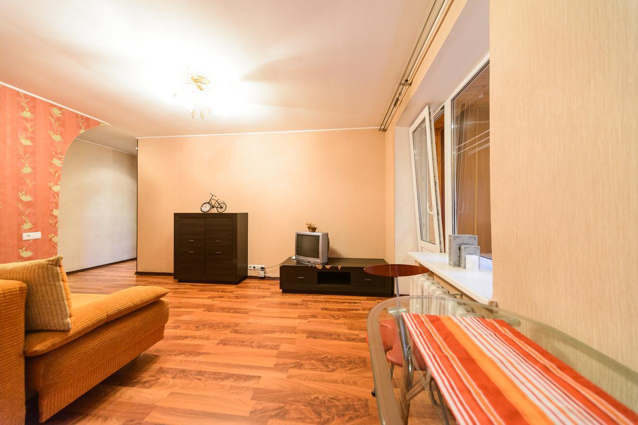 Apartment On Hryhoriia Chuprynky Kiew Exterior foto