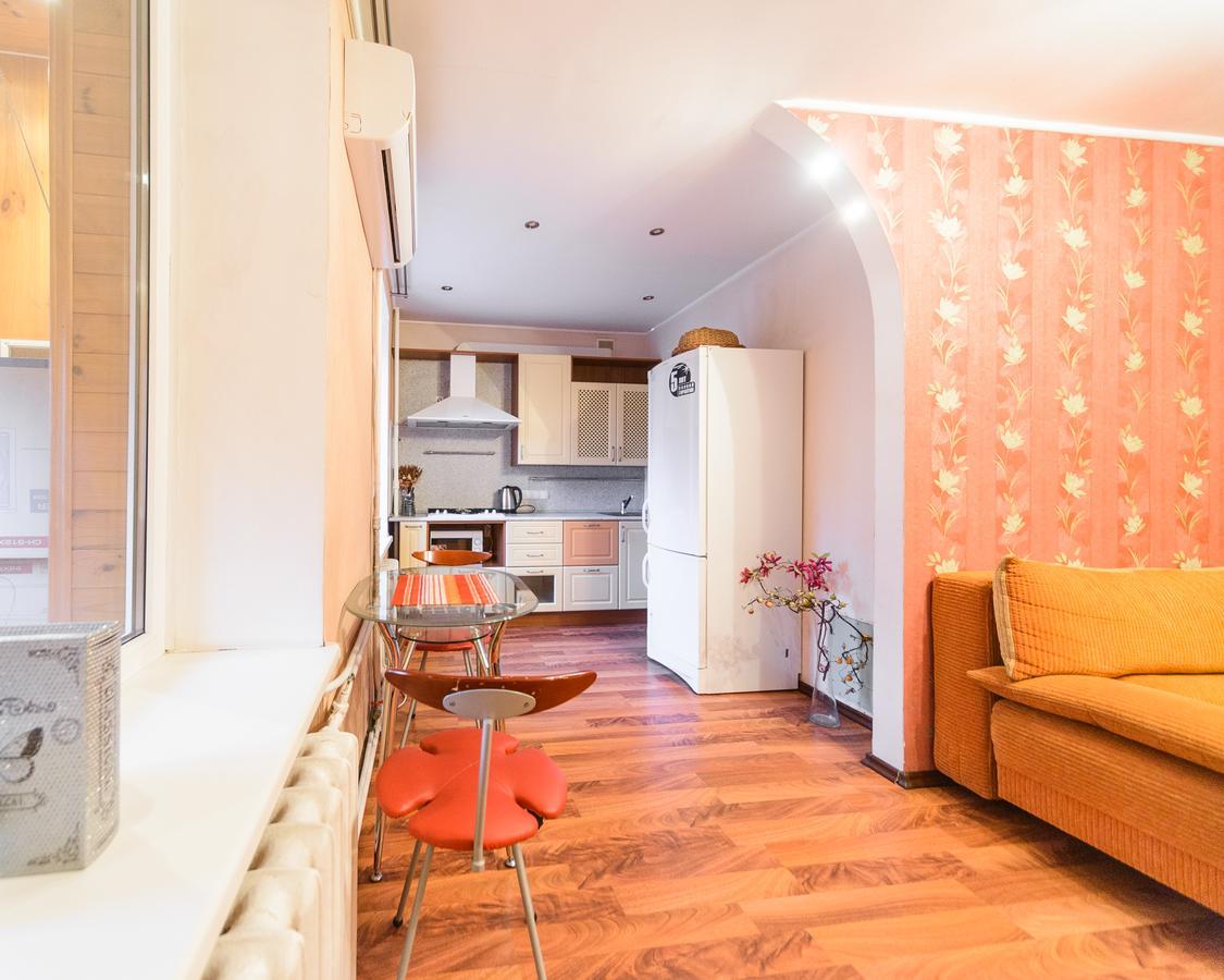 Apartment On Hryhoriia Chuprynky Kiew Exterior foto
