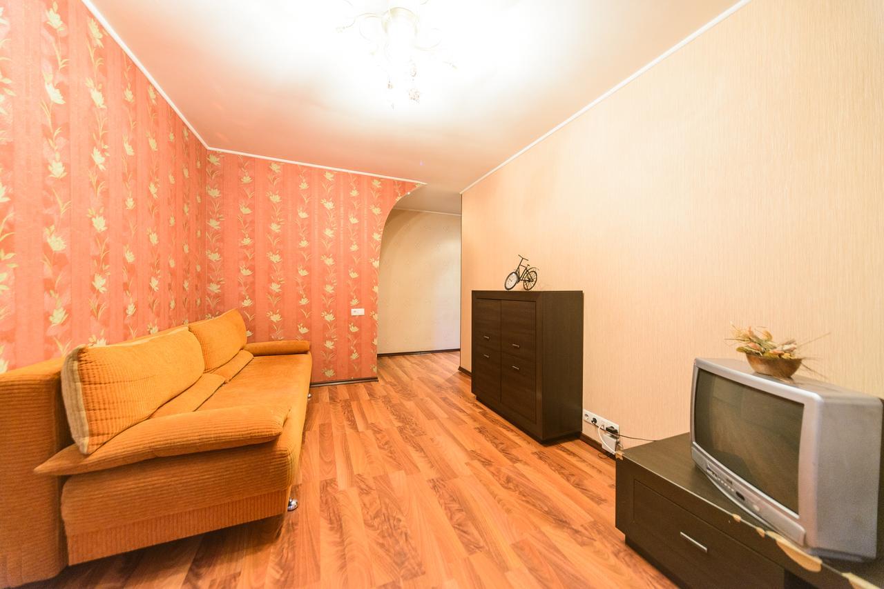 Apartment On Hryhoriia Chuprynky Kiew Exterior foto